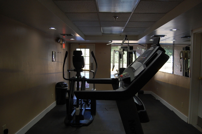Imagen de los interiores del Hotel Ramada by Wyndham Temple Terrace/Tampa North. Foto 9