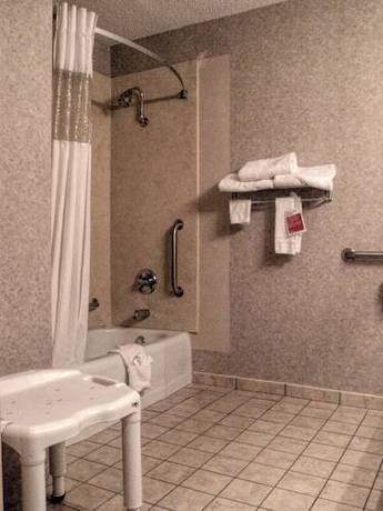 Imagen general del Hotel Ramada by Wyndham Topeka Downtown Hotel & Convention Center. Foto 1