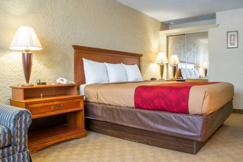 Imagen de la habitación del Hotel Ramada by Wyndham Tulsa Broken Arrow. Foto 4