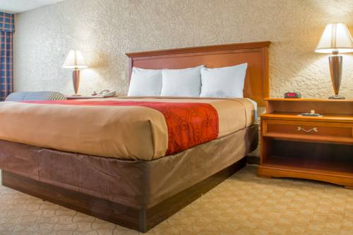 Imagen de la habitación del Hotel Ramada by Wyndham Tulsa Broken Arrow. Foto 6
