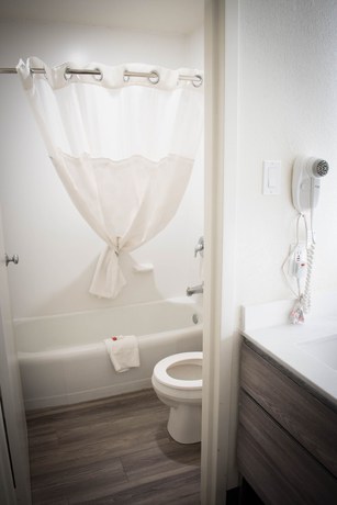 Imagen de la habitación del Hotel Ramada by Wyndham Uniontown. Foto 10