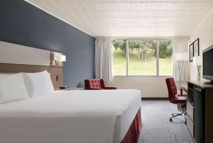Imagen de la habitación del Hotel Ramada by Wyndham Uniontown. Foto 11