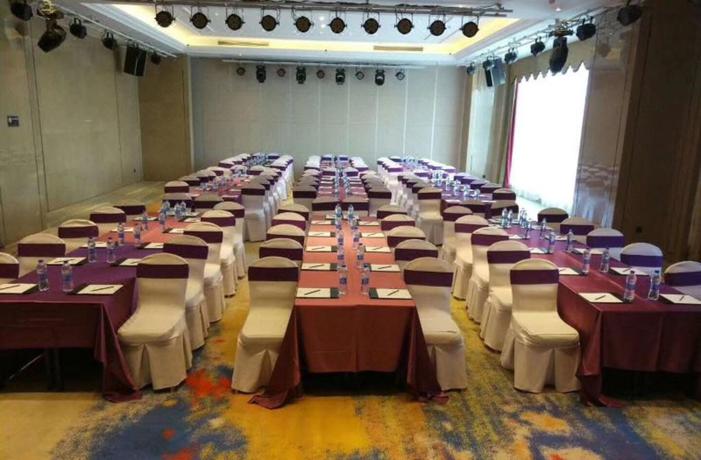 Imagen de los interiores del Hotel Ramada by Wyndham Wuhan Dongxihu. Foto 9