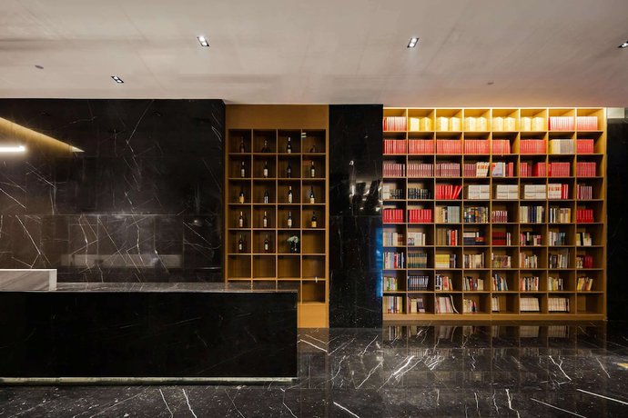 Imagen de los interiores del Hotel Ramada by Wyndham Wuhan Hankou. Foto 17