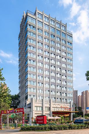 Imagen general del Hotel Ramada by Wyndham Wuhan Qingshan. Foto 2