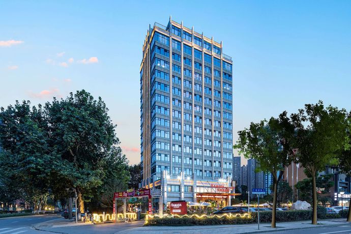 Imagen general del Hotel Ramada by Wyndham Wuhan Qingshan. Foto 3