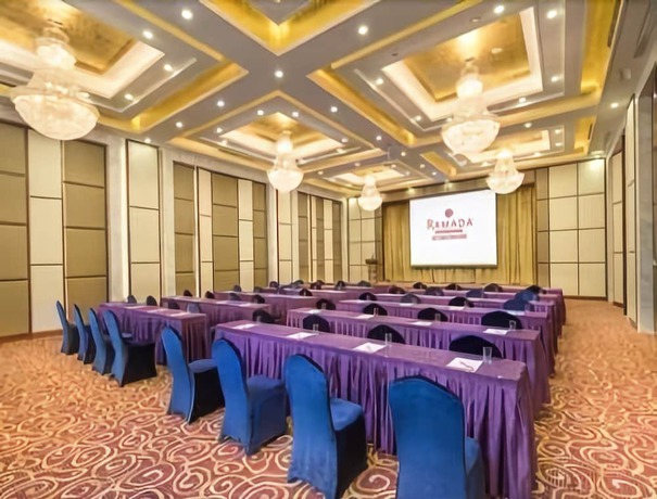 Imagen de los interiores del Hotel Ramada by Wyndham Xianning Chongyang. Foto 9