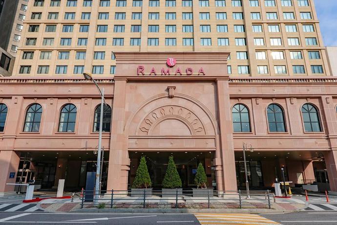 Imagen de los exteriores del Hotel Ramada by Wyndham Yongin. Foto 9