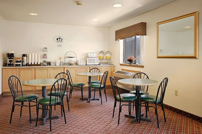 Imagen del bar/restaurante del Hotel Ramada by Wyndham York Harrisburg Hersey. Foto 2