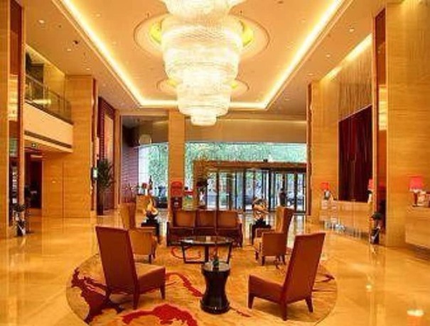 Imagen de los interiores del Hotel Ramada by Wyndham Zibo. Foto 15