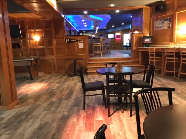 Imagen del bar/restaurante del Hotel Ramadaby Wyndham Pittsburgh-New Stanton. Foto 5