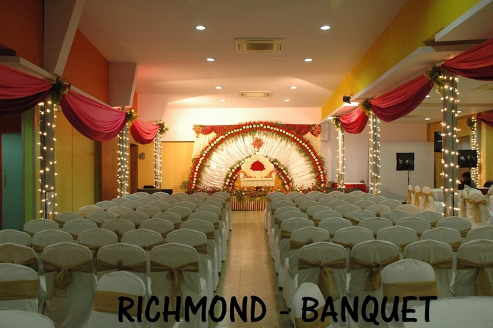 Imagen de los interiores del Hotel Ramanashree Richmond Circle Bangalore. Foto 18