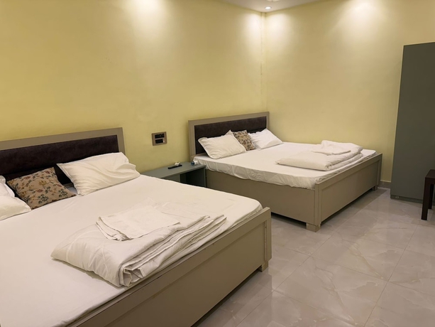 Imagen de la habitación del Hotel Ramarsh Palace. Foto 5