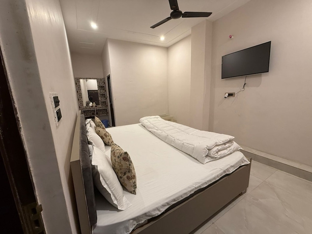 Imagen de la habitación del Hotel Ramarsh Palace. Foto 8