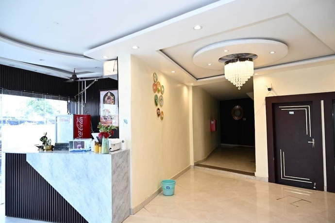 Imagen de los interiores del Hotel Ramarsh Palace. Foto 16