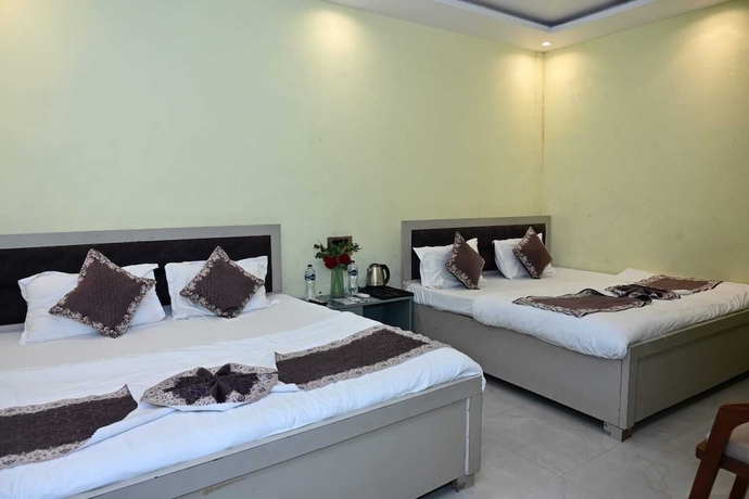 Imagen de la habitación del Hotel Ramarsh Palace. Foto 13