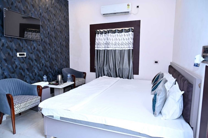 Imagen de la habitación del Hotel Ramarsh Palace. Foto 14