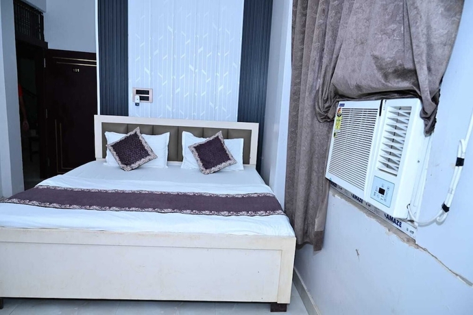 Imagen de la habitación del Hotel Ramarsh Palace. Foto 15