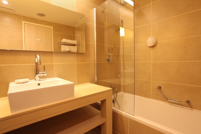 Imagen de la habitación del Hotel Ramat Rachel Resort. Foto 6