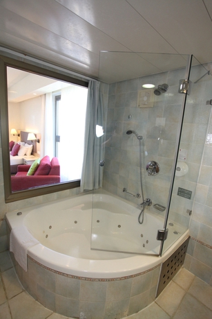 Imagen de la habitación del Hotel Ramat Rachel Resort. Foto 12