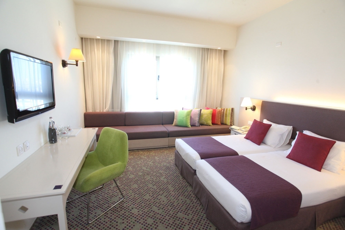 Imagen de la habitación del Hotel Ramat Rachel Resort. Foto 13