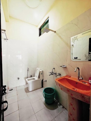 Imagen de la habitación del Hotel Ramaya INN Ayodhya. Foto 12