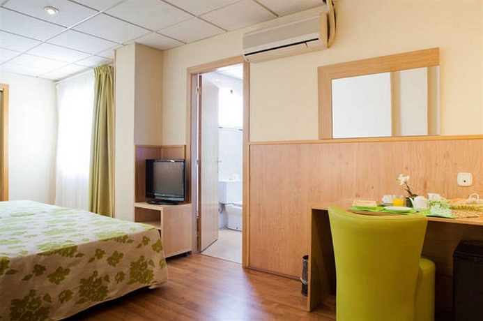 Imagen de la habitación del Hotel Rambla, Alicante. Foto 8