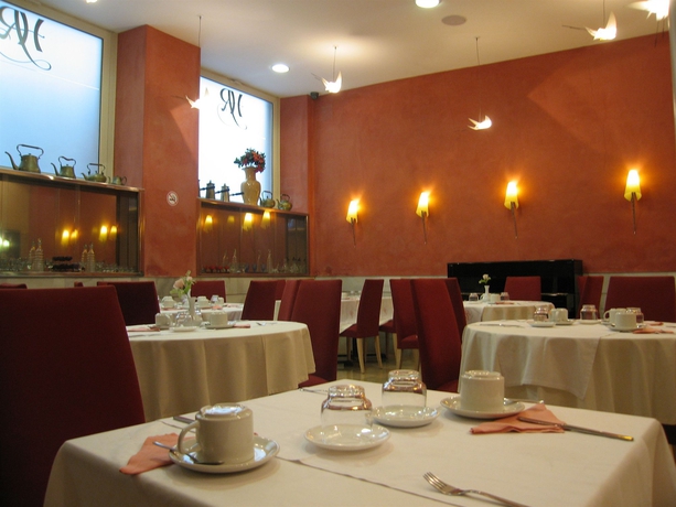 Imagen del bar/restaurante del Hotel Rambla, Figueres. Foto 3