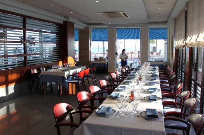 Imagen del bar/restaurante del Hotel Ramblamar. Foto 8