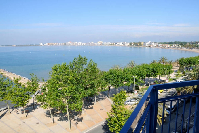 Imagen de la habitación del Hotel Ramblamar. Foto 9