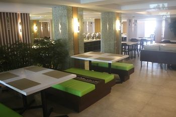 Imagen del bar/restaurante del Hotel Ramedo. Foto 2