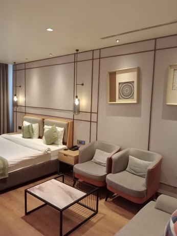 Imagen de la habitación del Hotel Ramee Collection Airport Road Mohali. Foto 4