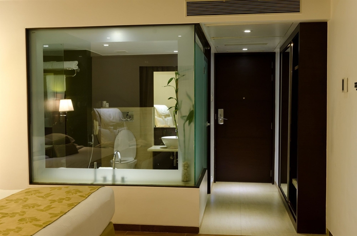 Imagen de la habitación del Hotel Ramee Grand and Spa, Pune. Foto 7