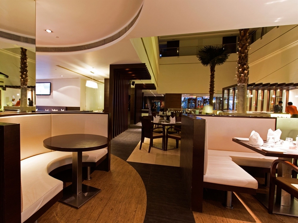 Imagen del bar/restaurante del Hotel Ramee Grand and Spa, Pune. Foto 3