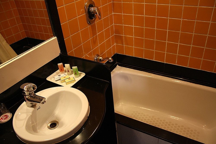 Imagen de la habitación del Hotel Ramee Guestline Khar. Foto 2