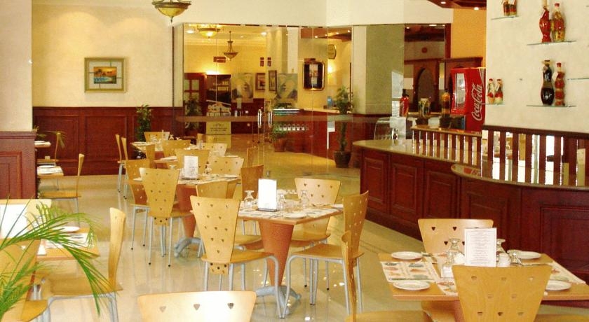 Imagen de los interiores del Hotel Ramee Palace. Foto 4