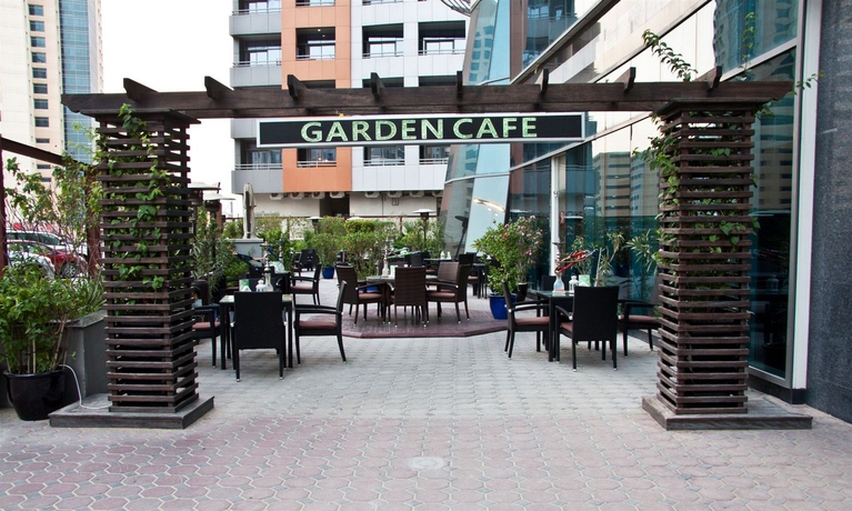 Imagen de los exteriores del Hotel Ramee Rose, Tecom. Foto 9
