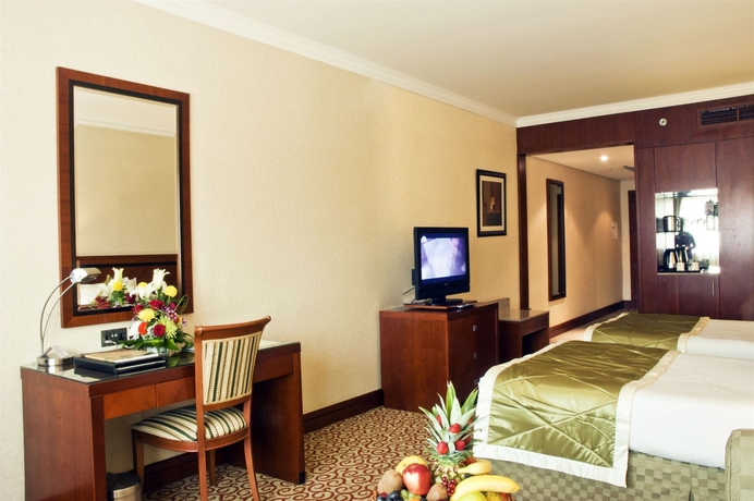 Imagen de la habitación del Hotel Ramee Royal. Foto 6