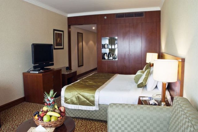 Imagen de la habitación del Hotel Ramee Royal. Foto 8