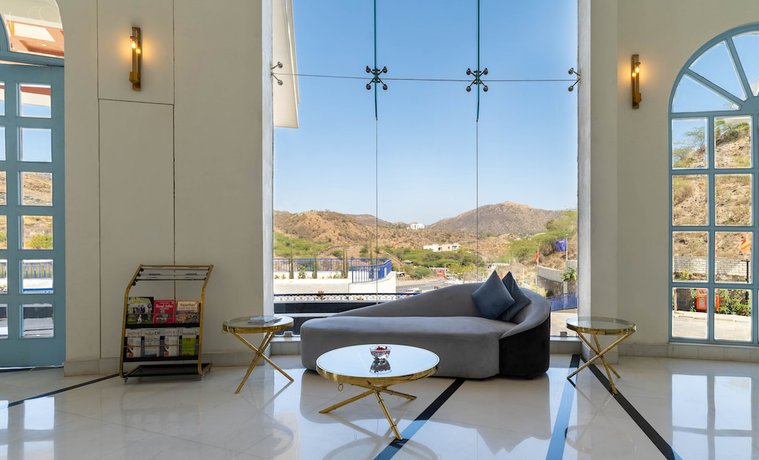 Imagen de los interiores del Hotel Ramee Royal Resort and Spa Udaipur. Foto 13