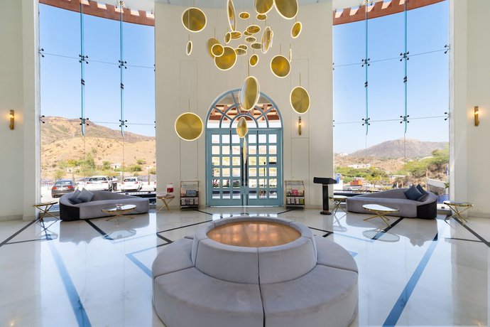 Imagen de los interiores del Hotel Ramee Royal Resort and Spa Udaipur. Foto 15