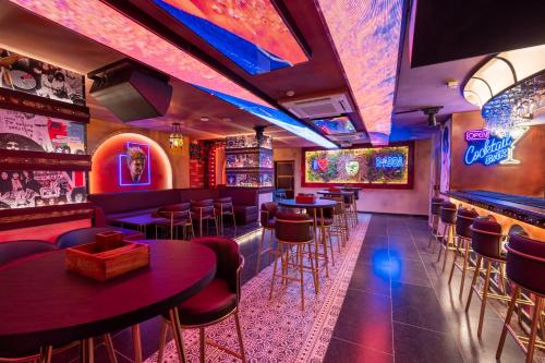Imagen general del Hotel Ramee Tarang Indore, Indore. Foto 17