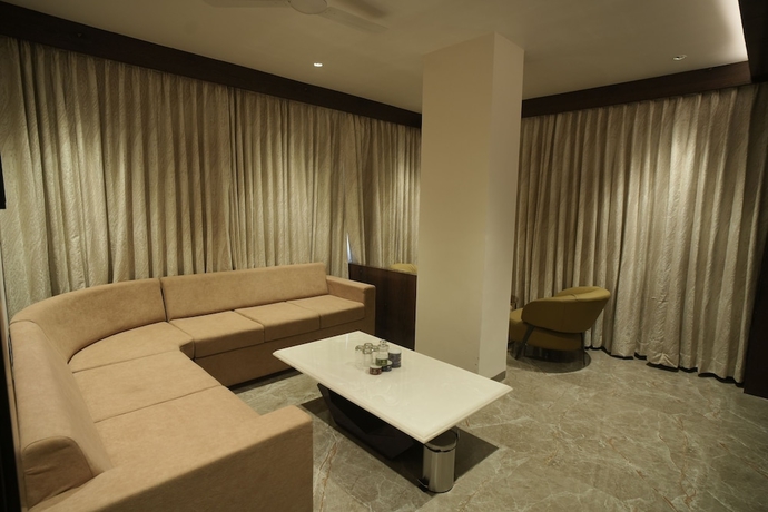Imagen de la habitación del Hotel Ramee Tarang Indore, Indore. Foto 10