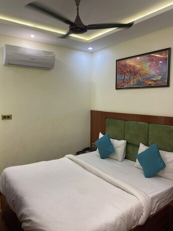 Imagen de la habitación del Hotel Ramesh Palace. Foto 17