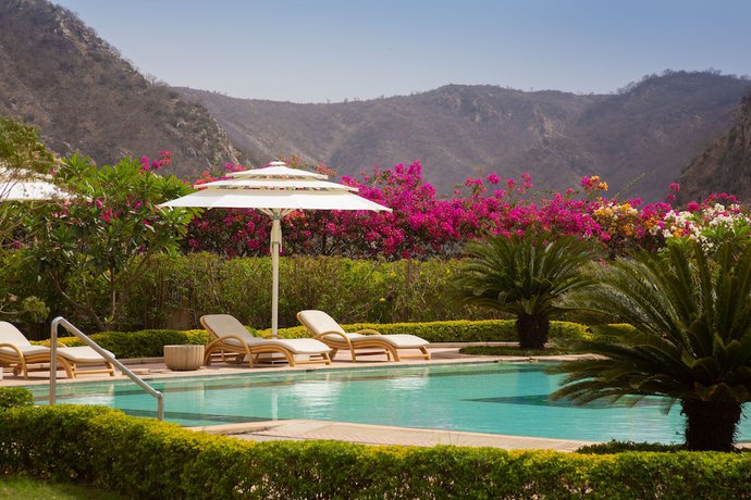 Imagen de la piscina del Hotel Ramgarh Lodge, Jaipur - IHCL SeleQtions. Foto 20