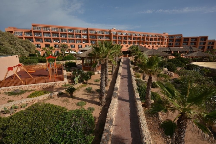 Imagen de los exteriores del Hotel Ramla Bay Resort. Foto 9