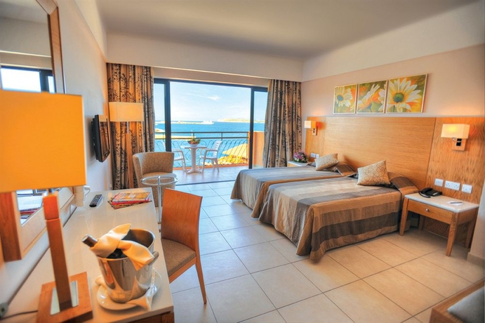 Imagen de la habitación del Hotel Ramla Bay Resort. Foto 6