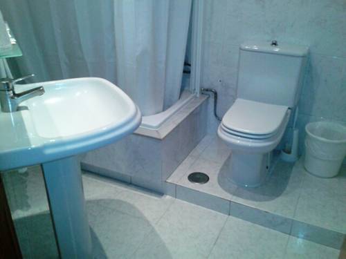 Imagen de la habitación del Hotel Ramos, SILLEDA. Foto 13