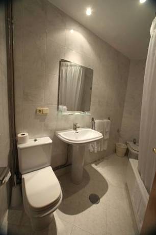 Imagen de la habitación del Hotel Ramos, SILLEDA. Foto 15