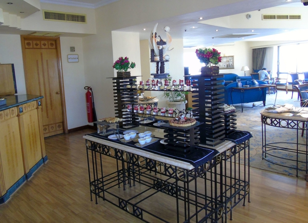 Imagen del bar/restaurante del Hotel Ramses Hilton. Foto 4